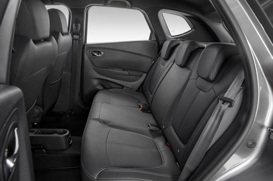 Интерьер Renault Captur Bose 2018 года  (LA) (фото 8 из 38)